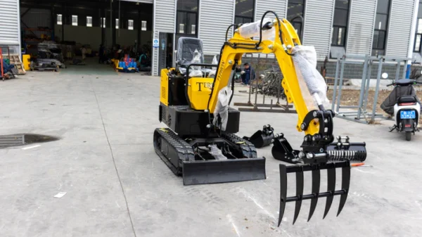 Rake: Mini Excavator Attachment for Grading, Leveling, Loosening , Removing Surface Soil - Image 3