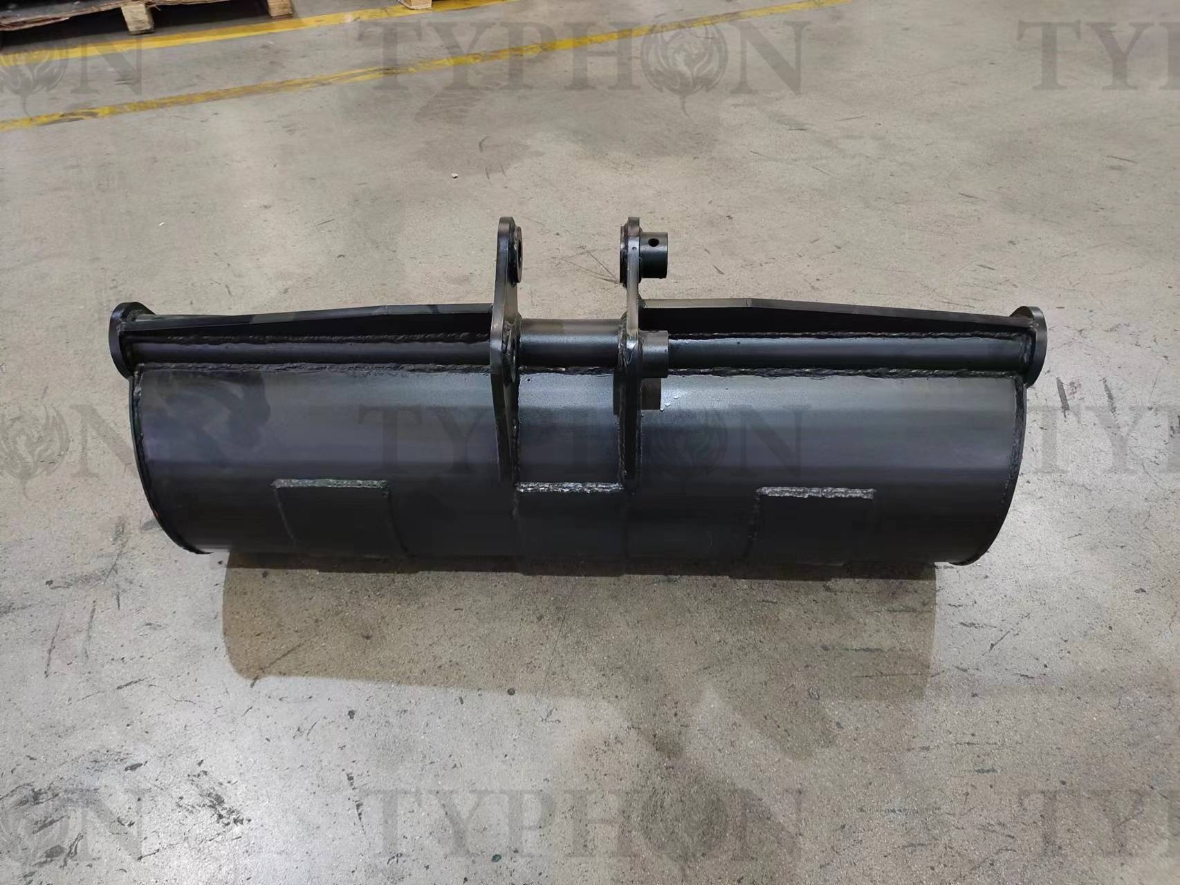 Plain Bucket 800mm 31 Mud Bucket2 - American Excavator